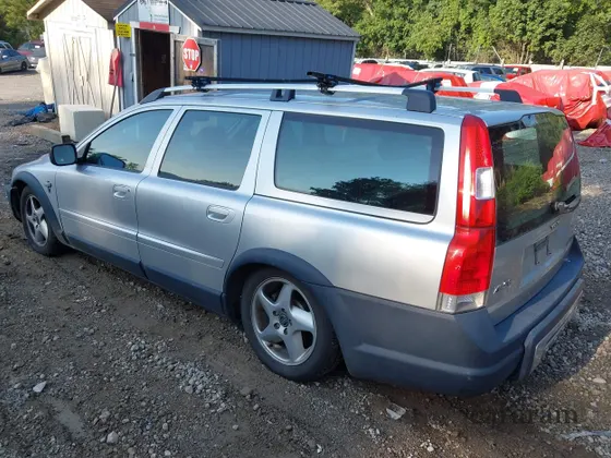 2005 Volvo XC70