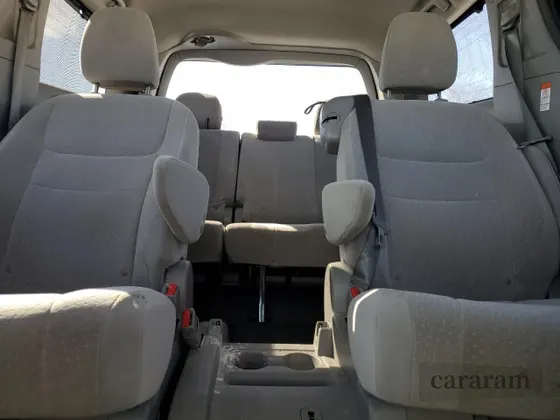 2017 Toyota Sienna LE Auto Access Seat