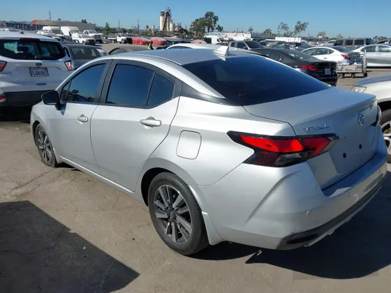 2021 Nissan Versa SV