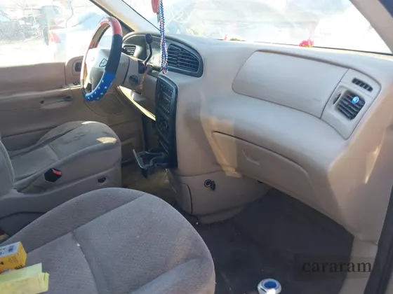 2003 Ford Windstar SE