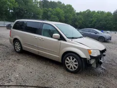 2012 Chrysler Town & Country Touring