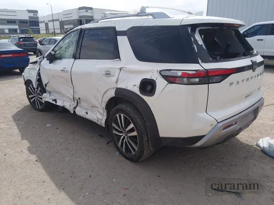 2024 Nissan Pathfinder Platinum