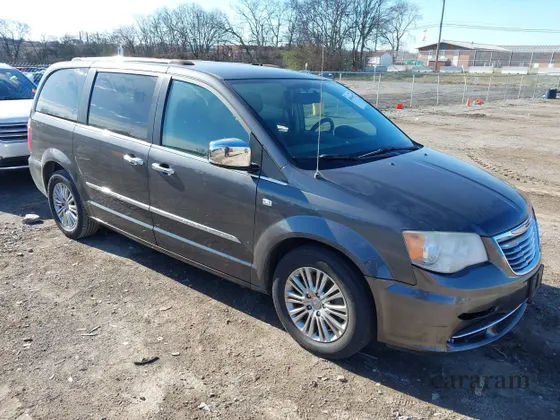 2014 Chrysler Town & Country Touring L