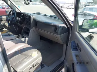 2004 Chevrolet Suburban LS