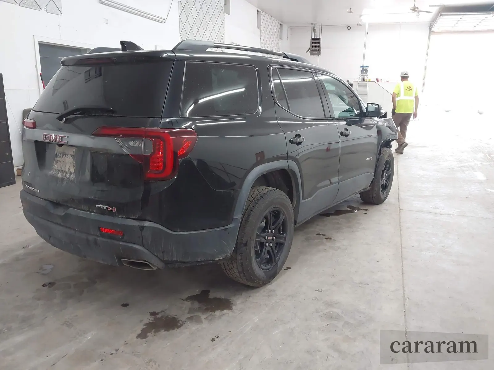 2023 GMC Acadia AT4