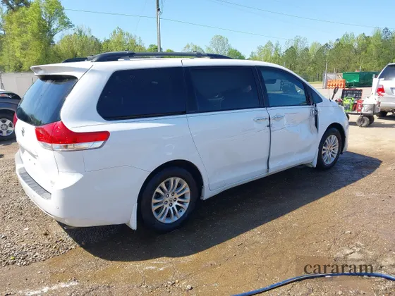2014 Toyota Sienna XLE