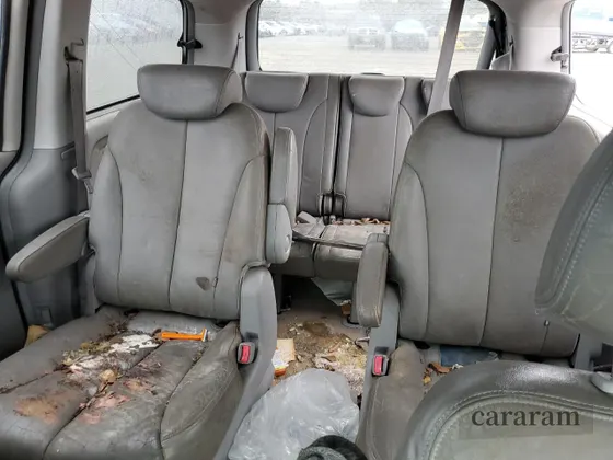 2007 Hyundai Entourage GLS