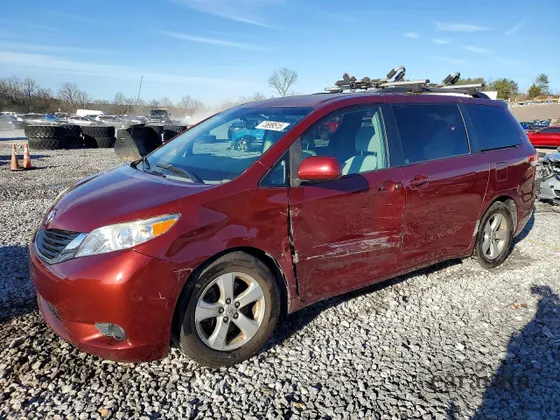 2013 Toyota Sienna LE