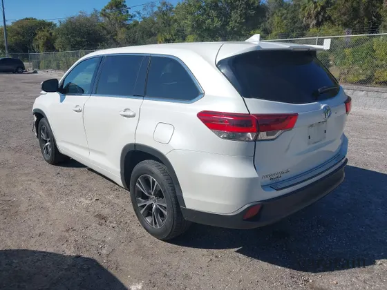2018 Toyota Highlander LE