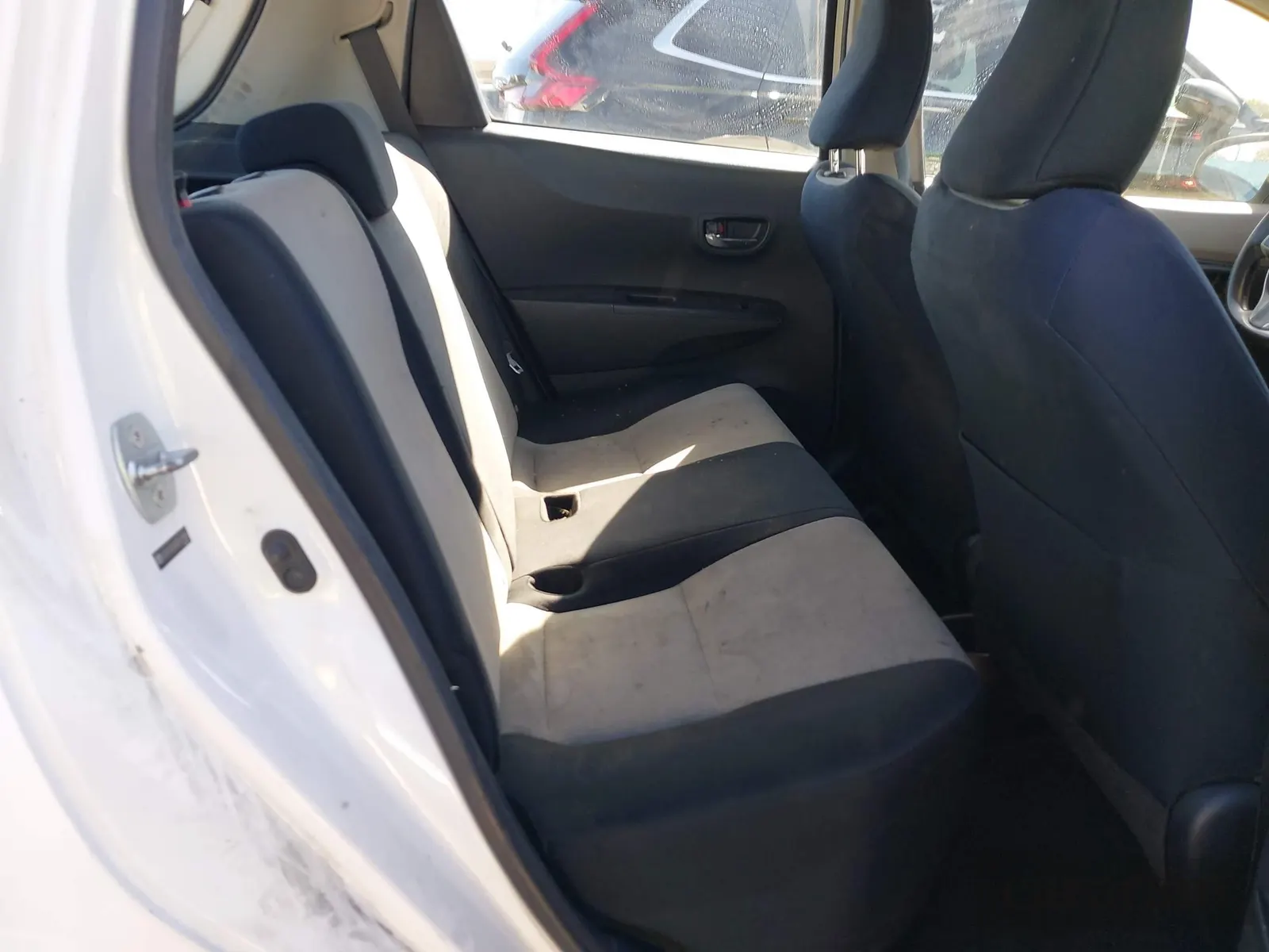 2012 Toyota Yaris L