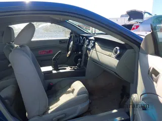 2007 Ford Mustang Deluxe