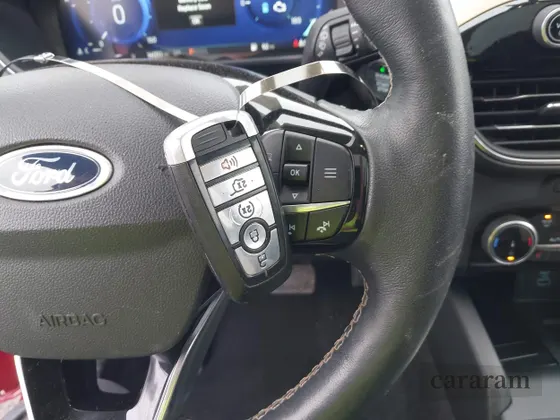 2022 Ford Escape Titanium Hybrid