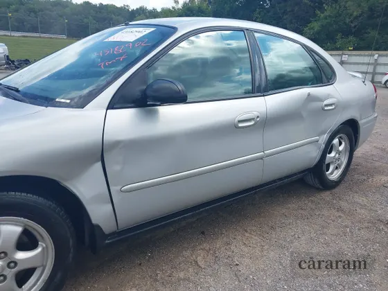 2005 Ford Taurus SE