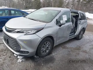 2021 Toyota Sienna LE