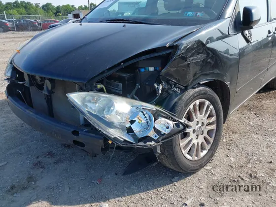 2010 Toyota Sienna XLE