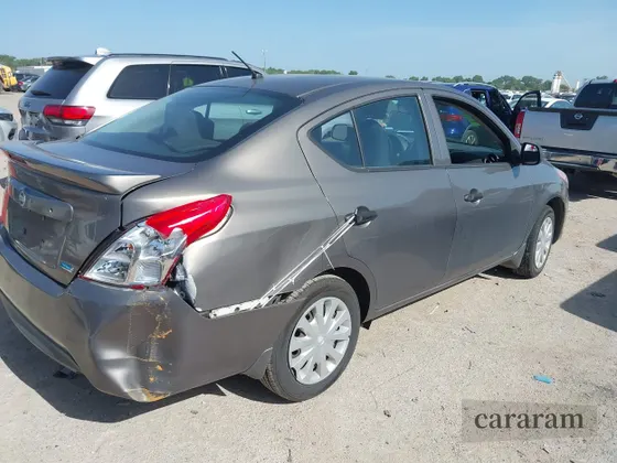 2015 Nissan Versa S Plus