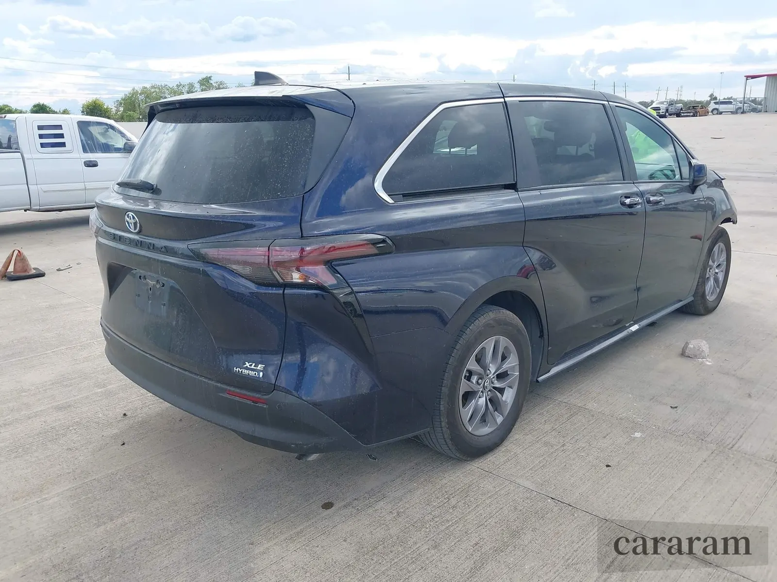 2023 Toyota Sienna XLE