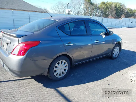 2016 Nissan Versa SV