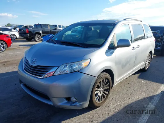 2012 Toyota Sienna XLE AAS