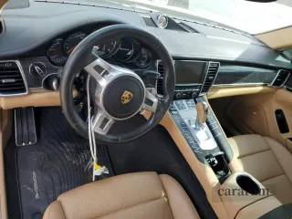 2016 Porsche Panamera 4