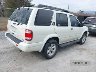 2004 Nissan Pathfinder SE