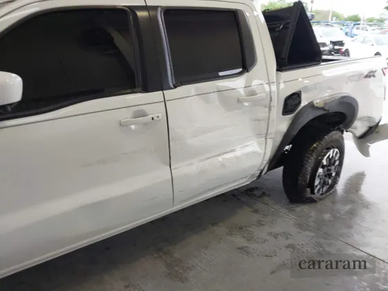 2024 Nissan Frontier SL