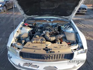 2005 Ford Mustang Deluxe