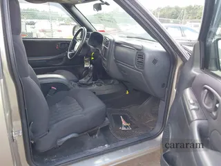 2004 Chevrolet Blazer LS