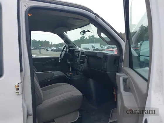 2016 GMC Savana Cargo
