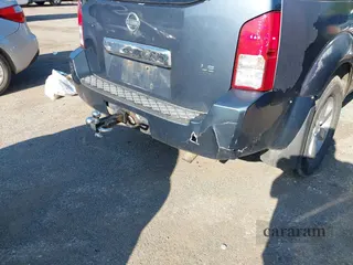 2005 Nissan Pathfinder SE