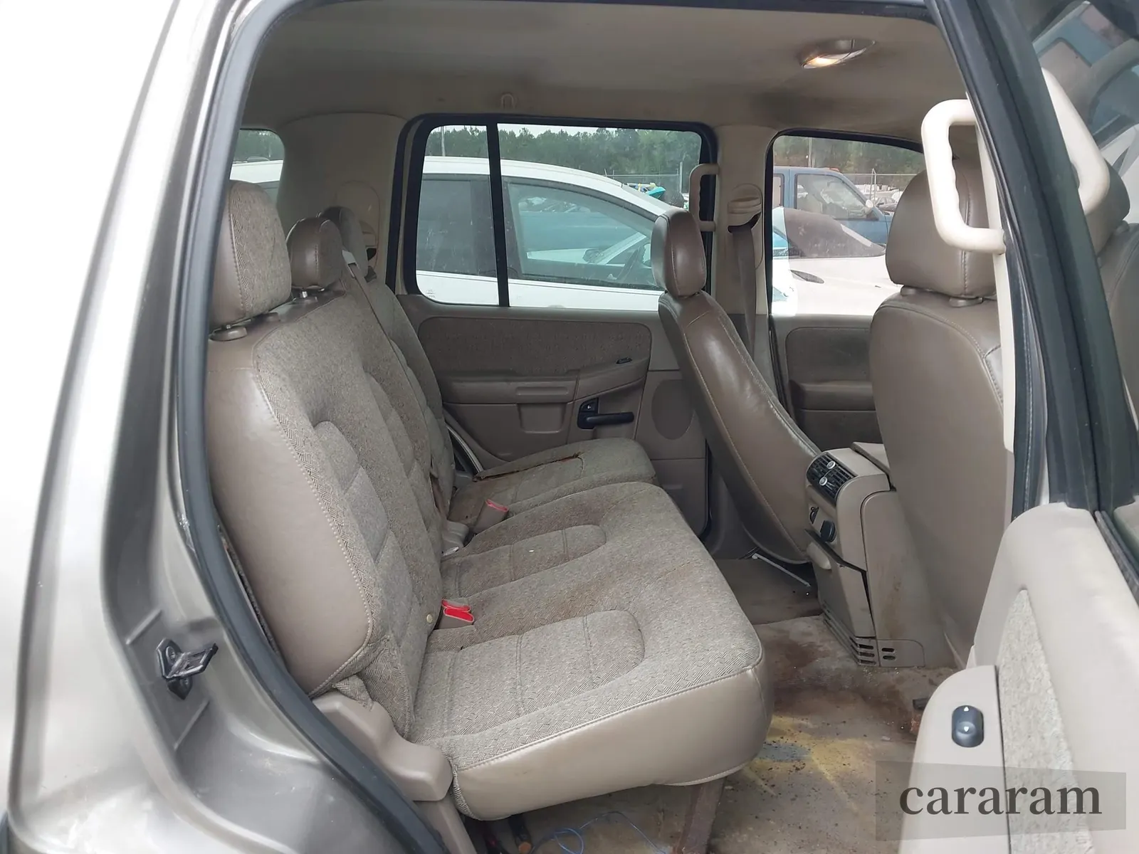 2004 Ford Explorer XLS