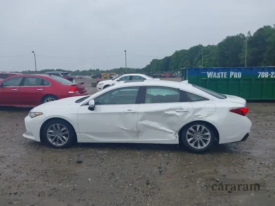 2021 Toyota Avalon XLE
