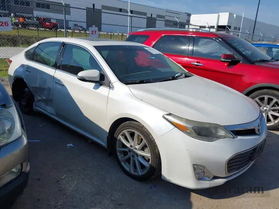 2013 Toyota Avalon XLE