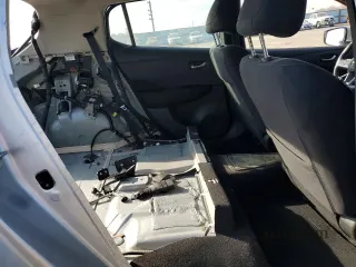 2021 Nissan LEAF SV