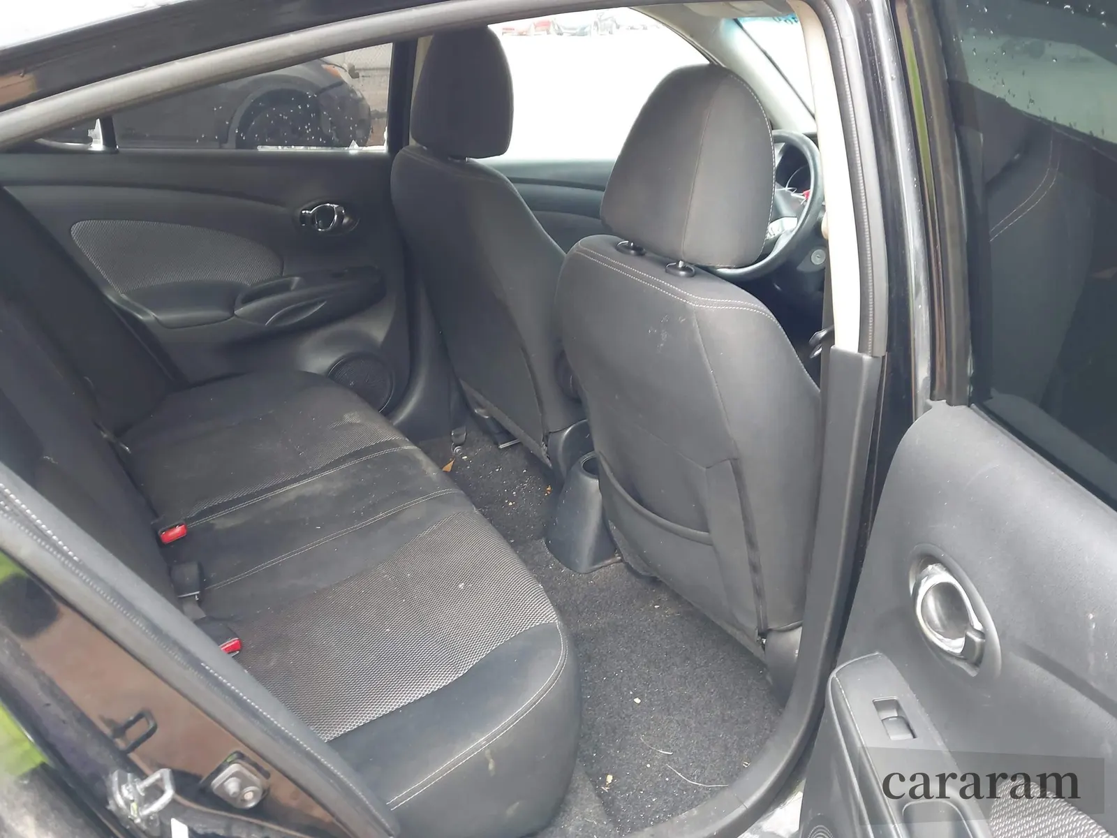 2016 Nissan Versa SV