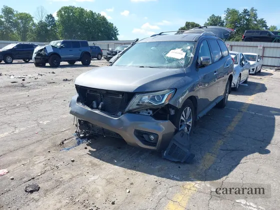 2019 Nissan Pathfinder SV