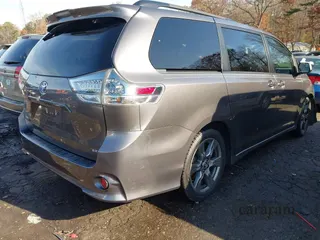 2020 Toyota Sienna SE