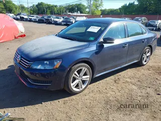 2014 Volkswagen Passat SE