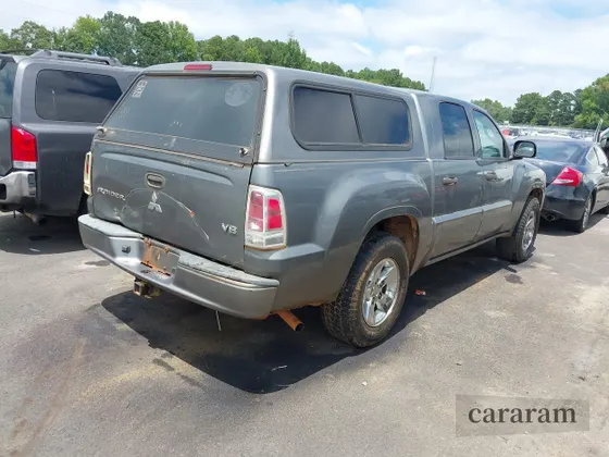 2006 Mitsubishi Raider