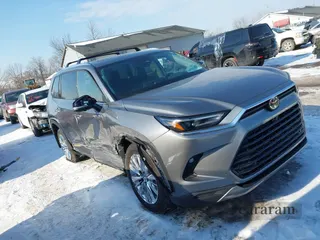 2025 Toyota Highlander Platinum