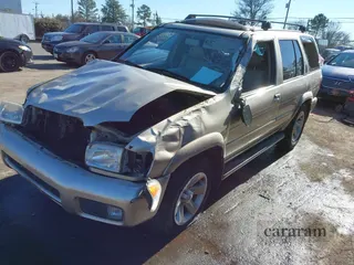 2002 Nissan Pathfinder LE