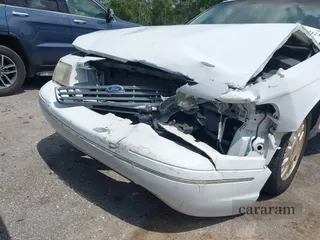 2004 Ford Crown Victoria LX