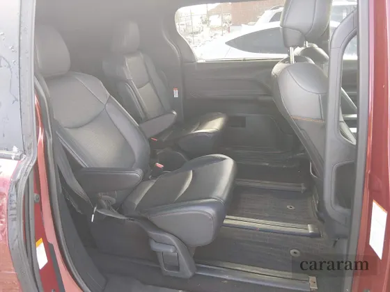 2021 Toyota Sienna XSE