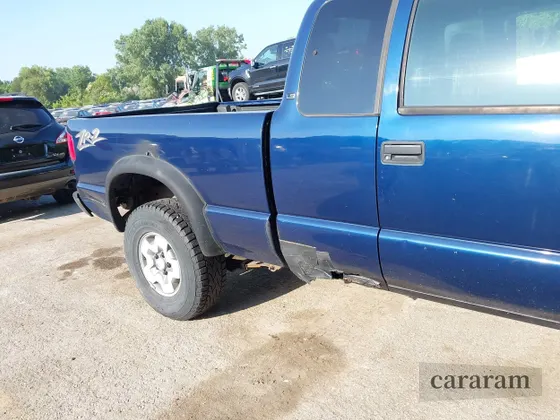 2003 Chevrolet S-10 LS