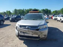 2011 Toyota Highlander SE