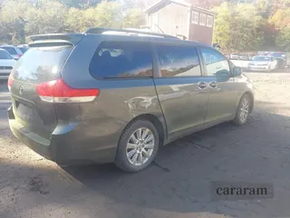 2011 Toyota Sienna LE