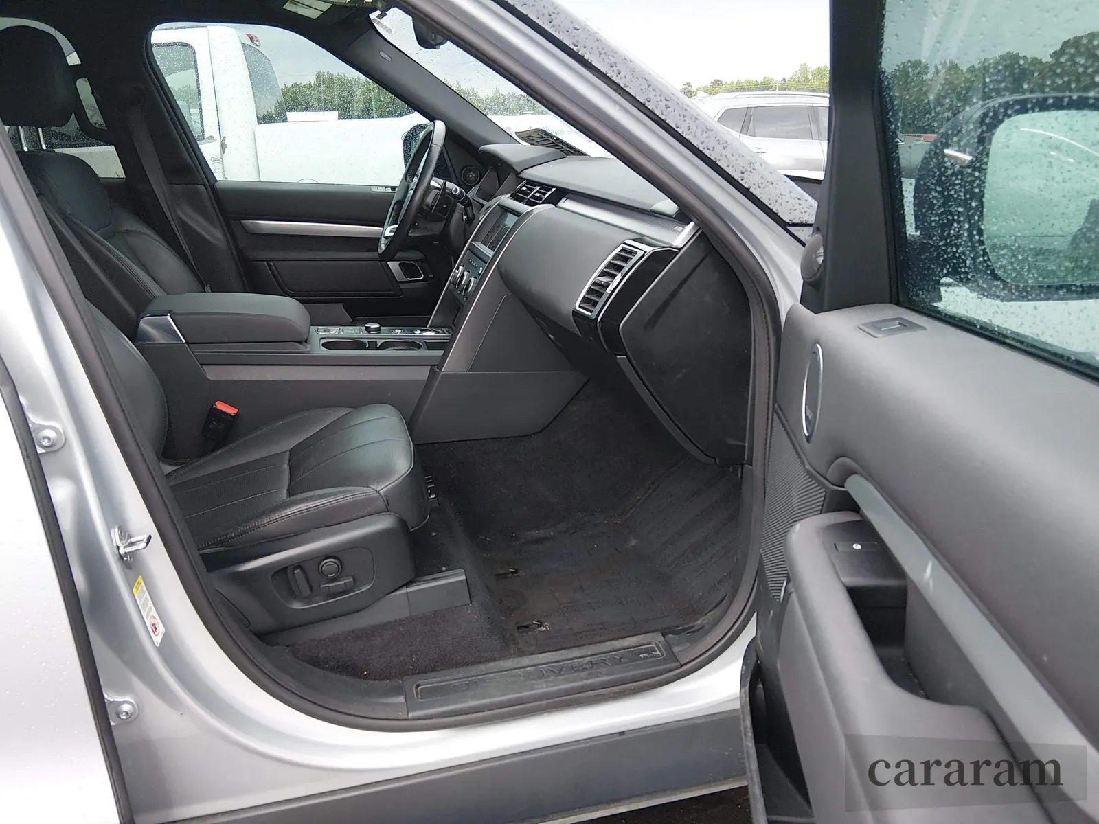 2020 Land Rover Discovery Landmark Edition