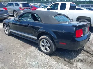 2007 Ford Mustang Deluxe