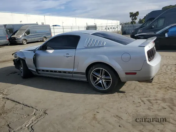 2007 Ford Mustang Deluxe