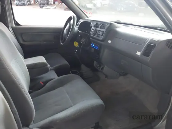 1999 Nissan Frontier XE